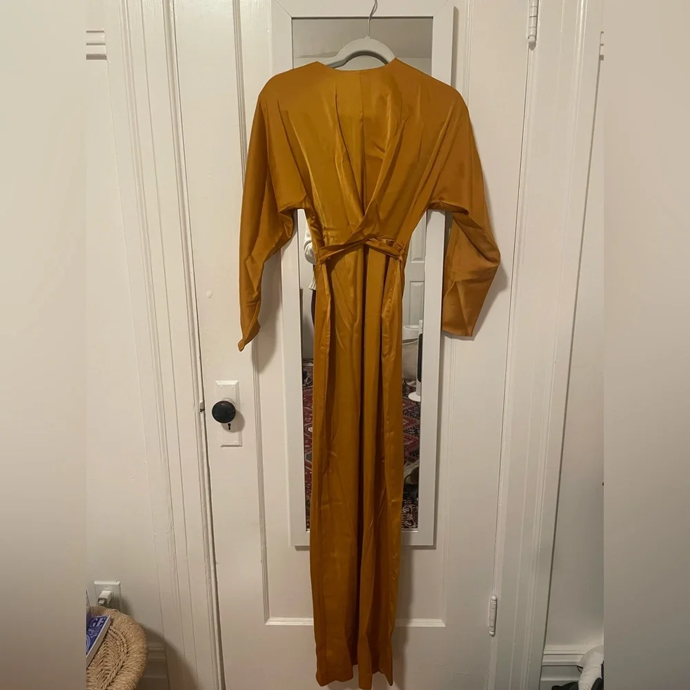 Yellow satin maxi dress - Picture 4 of 4